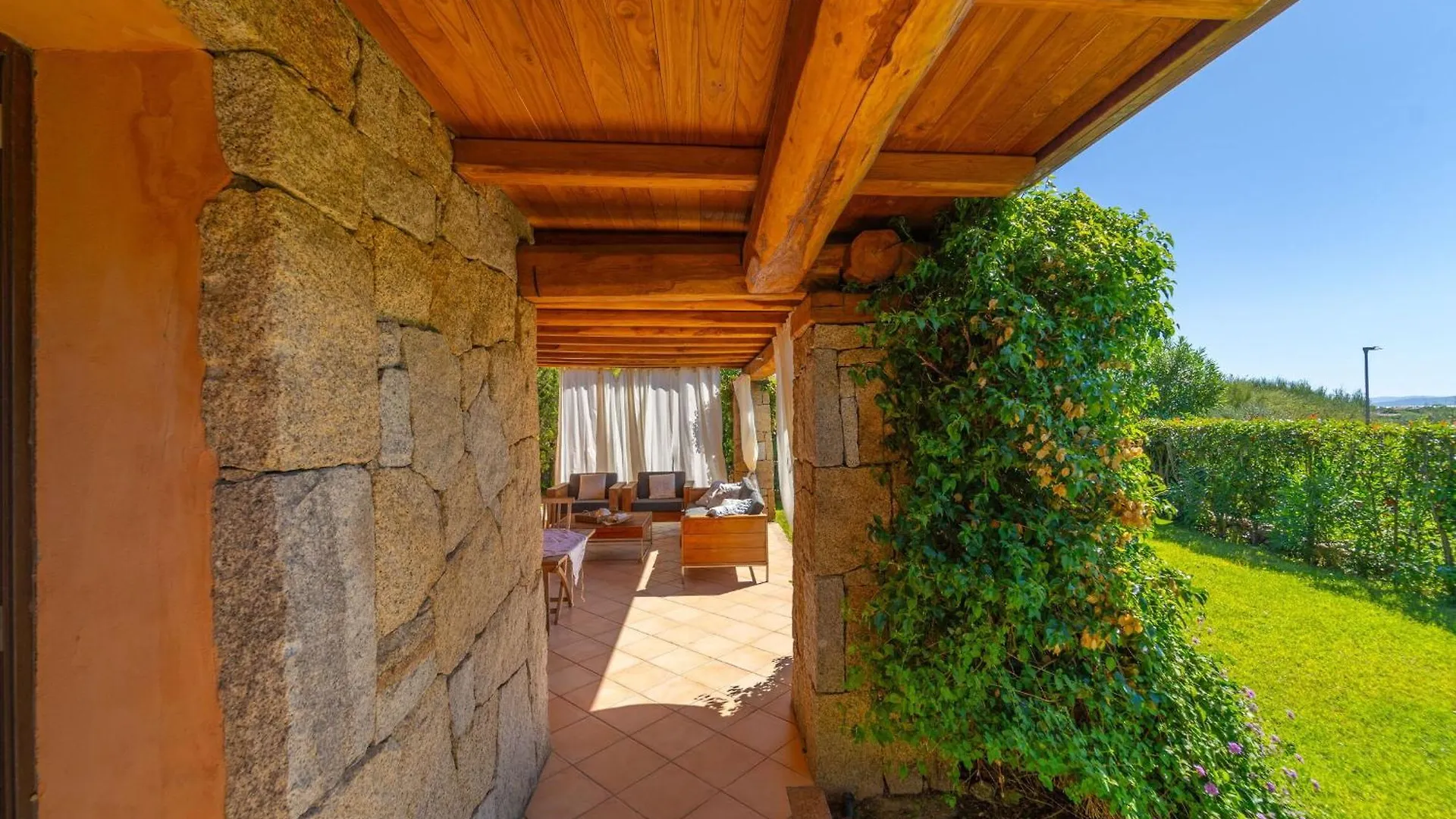 Villa Molara Home - By Searly Punta Molara